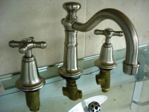 Griferia De Lavamanos 8" Pol Nickel Royal