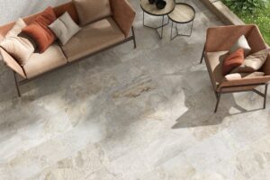 AYMARA BEIGE ANTI SLIP 30X60CM