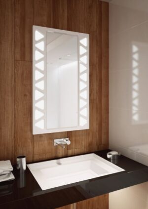 ESPEJO CON MARCO DE PLASTICO 62X80CM