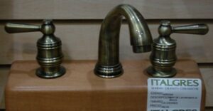 GRIFERIA DE LAVAMANOS ANT BRASS 8"