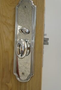 CERRADURA COLONE PTA. PRINC. IZQ. BRIGHT CHR