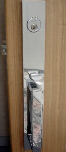 CERRADURA MANCHESTER PTA. PRINC. IZQ BRIGHT CHR