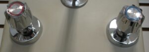 TWO-HANDLE TUB/SHOWER