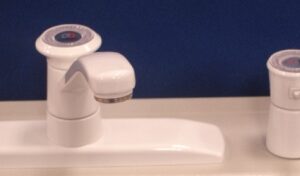 FAUCET LEGEND KITCHEN GLACIER