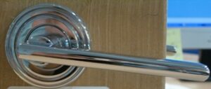 CERRADURA DE PASILLO PRINCENTON BRIGHT CHROME